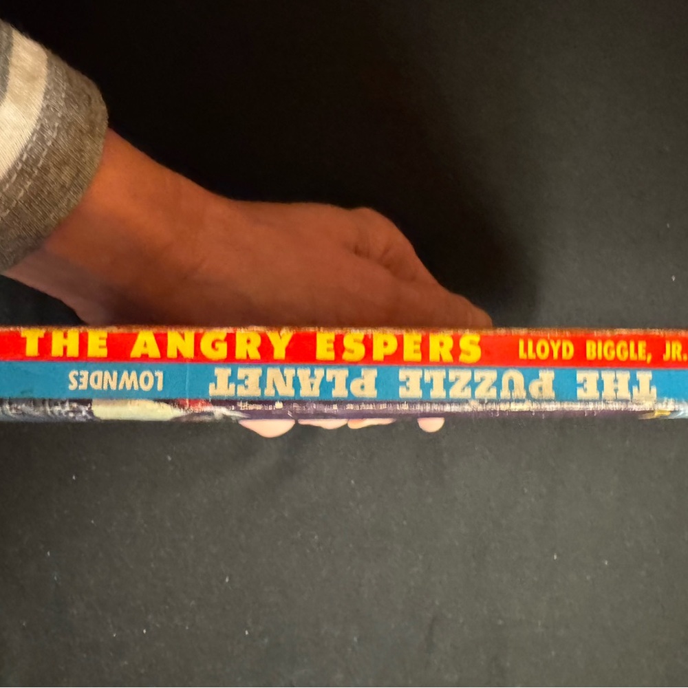 Ace Double Novel Book D-485: The Puzzle Planet and The Angry Espers - Picture 7 of 8